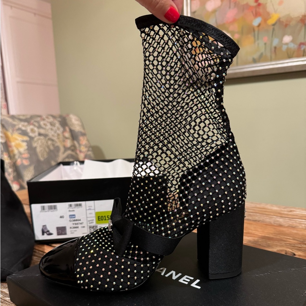 Chanel Black Crystal Patent Calfskin Mary Janes Heels (EU 40)